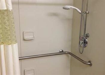 Hampton - East Regency Square 3*
