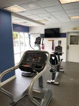 Hampton - East Regency Square Hotel 3*
