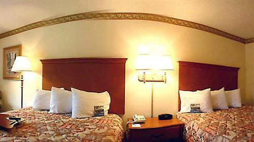 Hotel Hampton - East Regency Square