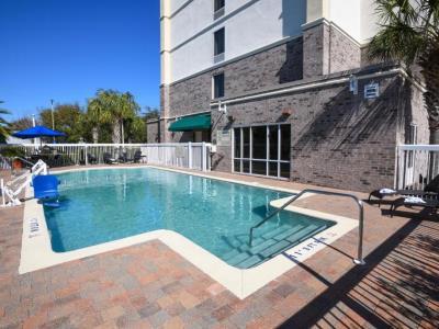 Hotel Hampton - East Regency Square 3*